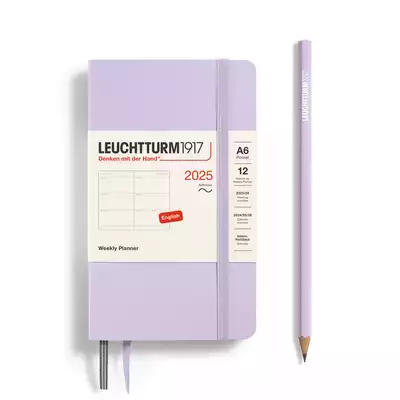 PLANER TYGODNIOWY POZIOMY LEUCHTTURM1917 W MIĘKKIEJ OPRAWIE POCKET (A6) 2025 LILAC (LILIOWY)
