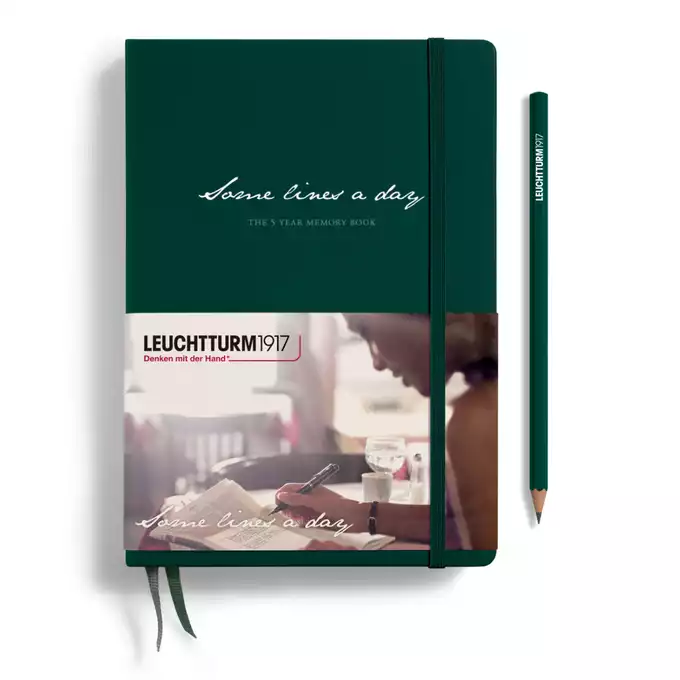 PAMIĘTNIK PIĘCIOLETNI SOME LINES A DAY LEUCHTTURM1917 MEDIUM (A5), FOREST GREEN