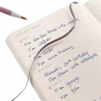PLANER TYGODNIOWY Z NOTATNIKIEM LEUCHTTURM1917 18 MIESIĘCY MEDIUM (A5) 2025/2026 DUSTY ROSE