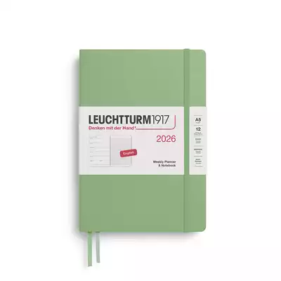 PLANER TYGODNIOWY Z NOTATNIKIEM LEUCHTTURM1917 MEDIUM (A5) 2026 SAGE (SZAŁWIOWY)