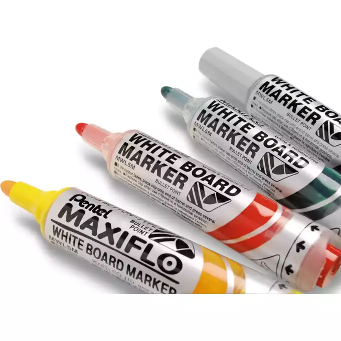 Marker z tłoczkiem Pentel Maxiflo M do białych tablic, kolor czarny