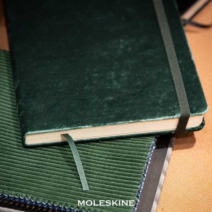 Notatnik Moleskine Large 13 × 21 cm, edycja limitowana Velvet, 176 stron w linie, zielony